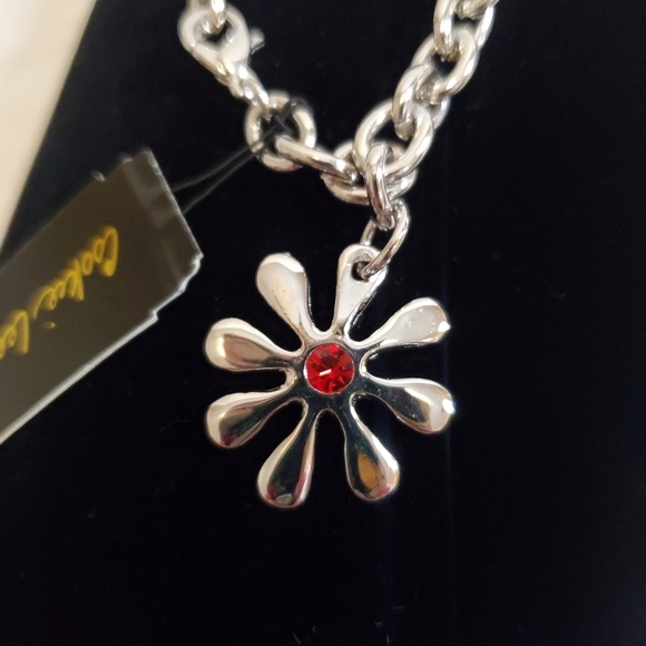 Cookie Lee Silver Flower Charm Bracelet 🌼 NWT - Picture 4 of 7